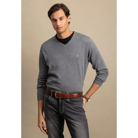 V-Neck Pullover
