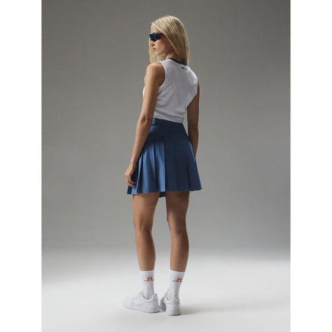 Adina Golf Rock