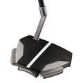 Evnroll Golf-Putter mit silbernem Schaft und schwarzem Schläger-Kopf mit weißem Streifen, vor neutralem grauem Hintergrund